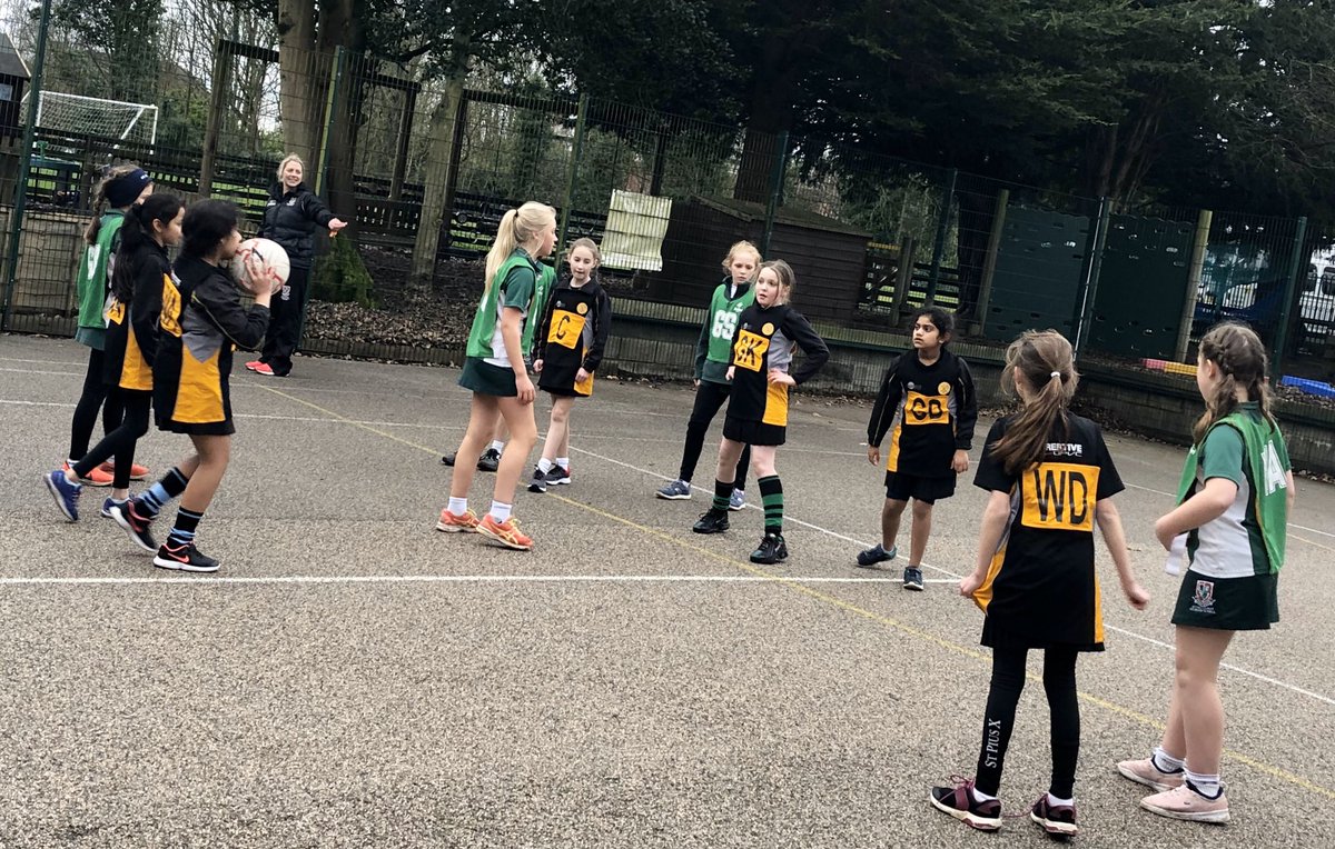 An exciting Netball match @StPiusXPrep this afternoon. Years 5 & 6 welcomed @StonyhurstSMH players & their supporters. A biting chill did not cause either side to give an inch of spirit or determination. Great skill & effort from both but the net was not our friend. Congrats SSMH