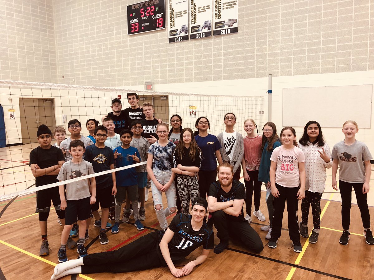 ndumoulin88's tweet photo. @keyanohuskies and @CMHAWB you make a great team teaching @WGHillElem about #BellLetsTalk Day @FMPSD ! https://t.co/uwohDvxmu3