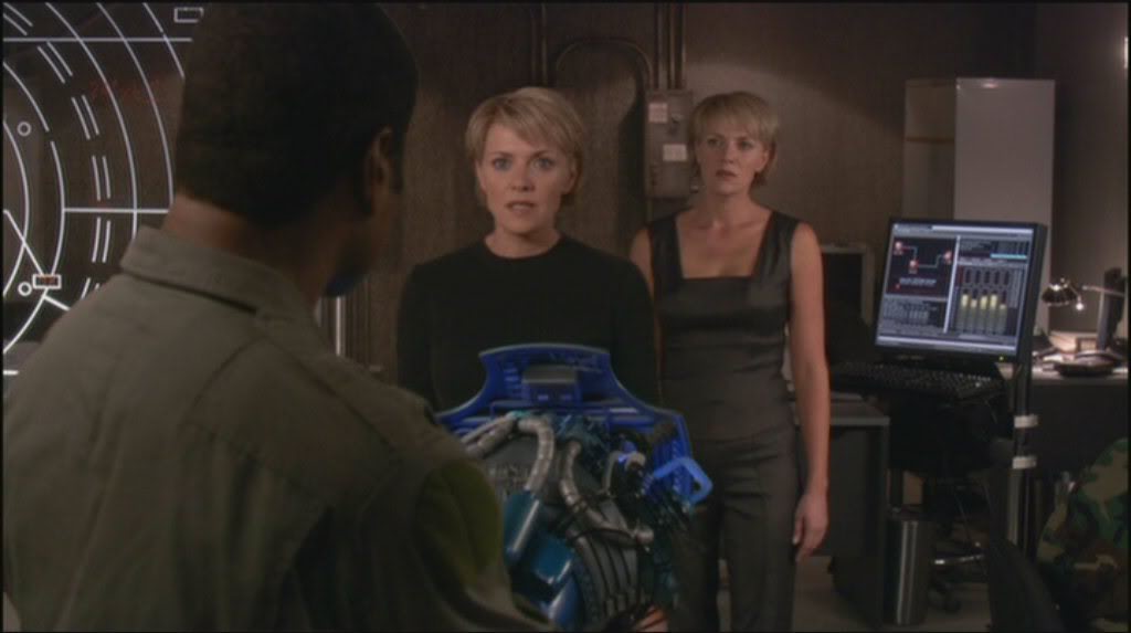 amandasunicorn's tweet photo. "Amanda Tapping epitomizes what it means to be a “star” in the business these days: Multi-talented, gracious, constantly striving for new challenges, giving back"- Julie Caitlin Brown
Couldn't agree more 💜 https://t.co/uhq9NmdLLh