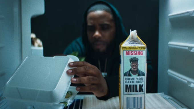 RapFavorites's tweet photo. T.D.E. is just trolling us at this point..

They put Isaiah Rashad on the back of a milk carton in Reason's new video 😂 https://t.co/d24c0EW11P