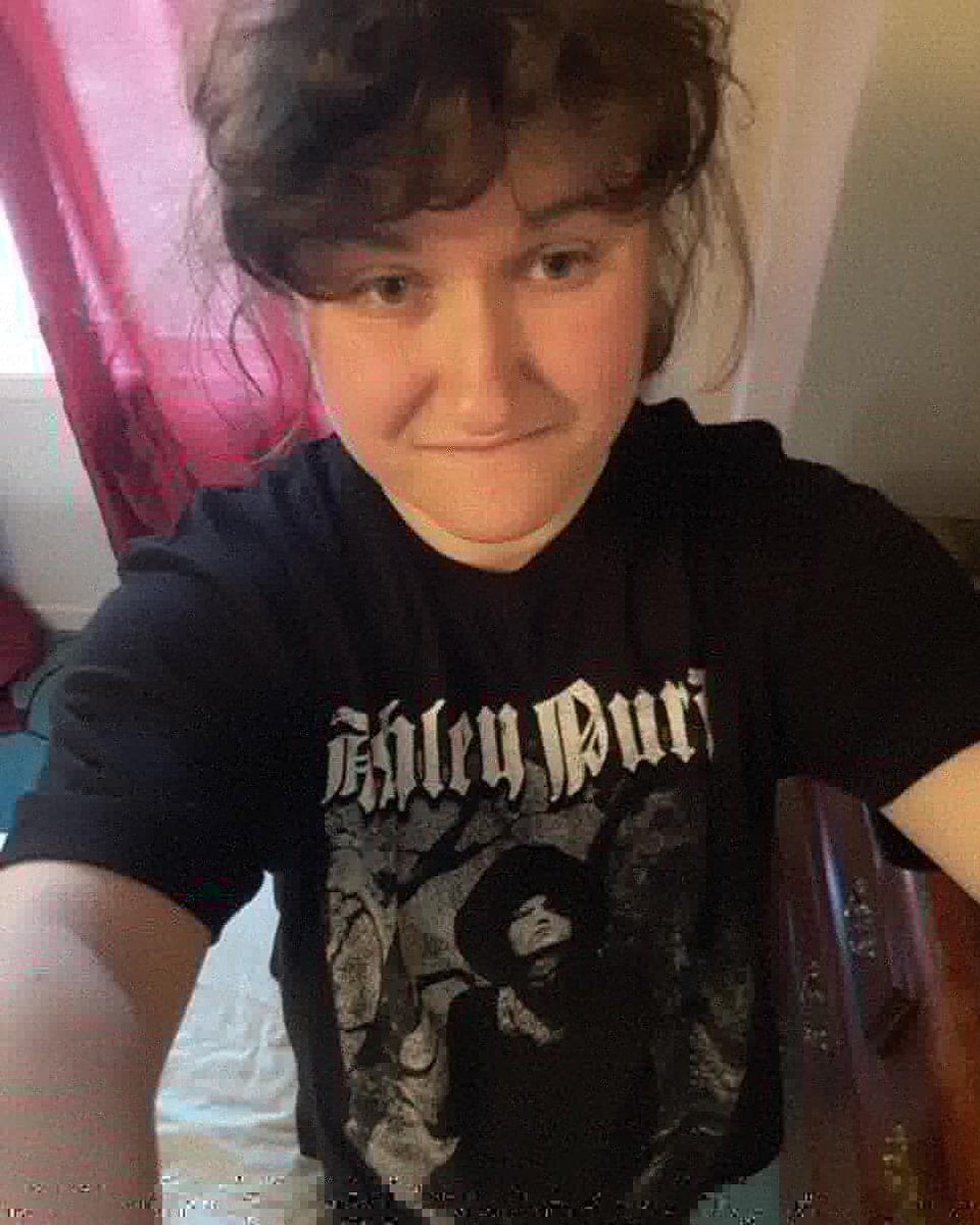 BekkaDogpaw's tweet photo. Thanks @Stephan99534122 for getting me @AshleyPurdy shirt for Christmas. It finally came I love this shirt.

#Ashleypurdy #PurdyPosse
#PurdyPeople #purdycommunity #PurdyFam
#Purdygirl 
#AshleypurdyNowhere 
#Ashleypurdymuisc
#Phoenixpurdyposse 
#newsong https://t.co/LtPNzVzZif