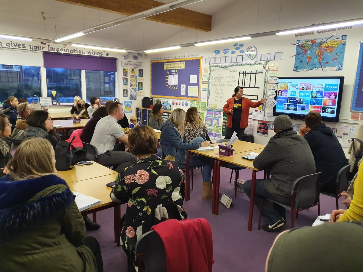 kellie_digital's tweet photo. The power of teachers teaching teachers and sharing good practice with each other! #inspiring #collaboration #community #DigiMeet2020 https://t.co/Vt01JNfwNk