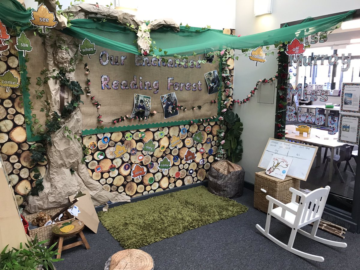 MrsOuttram's tweet photo. Very proud to have hosted @AnnaLaceyEEX  from @EarlyExcellence at @FairfieldsPrim1  today and show off our beautiful Year 1 provision. #learningthroughplay #continuousprovision https://t.co/MxWZaSGFkq
