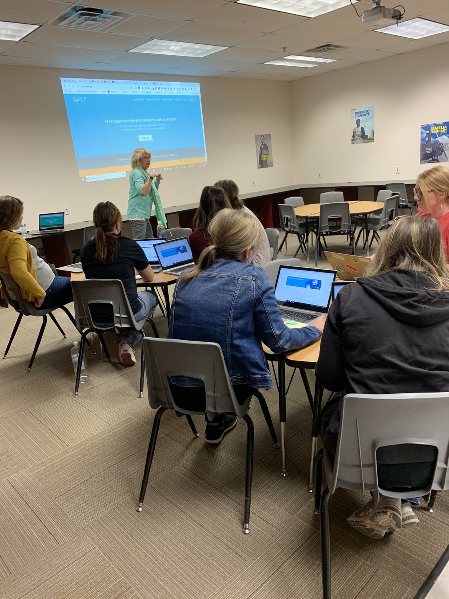 FinleyFalcons's tweet photo. FFE teachers spent our Half Day without students collaborating with @gps_ts as they learned technology based instructional practices and resources. #FalconsRISE https://t.co/3IzEDi86EE