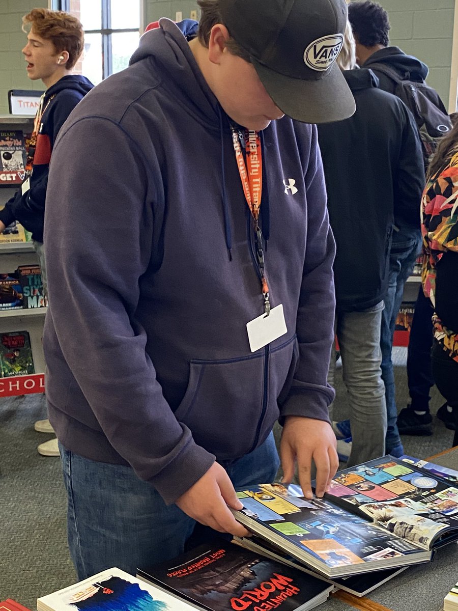 tfulsangreaduhs's tweet photo. Book Fair all week! Go check out the Genius Book of World Records 2020! #UHSLiteracy #vcsclw2020 #FLCelebratesLiteracy @mmfraine @BernerLinda @UHSTitans411 https://t.co/rvD9pLBA3F