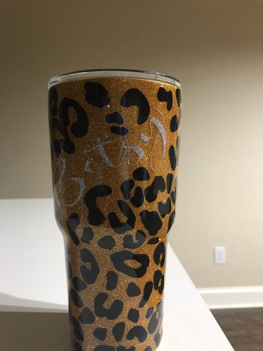 DISD_Math's tweet photo. I work with the most amazing people! Thanks @Migue_Campuzano for the cup. It always brings me great joy to see how you are supporting, coaching, and growing your math teachers and the way you always lead by example. #SouthEastDreamTeam #SeaSamMath @JQAElementary https://t.co/NGhMPMCw1U