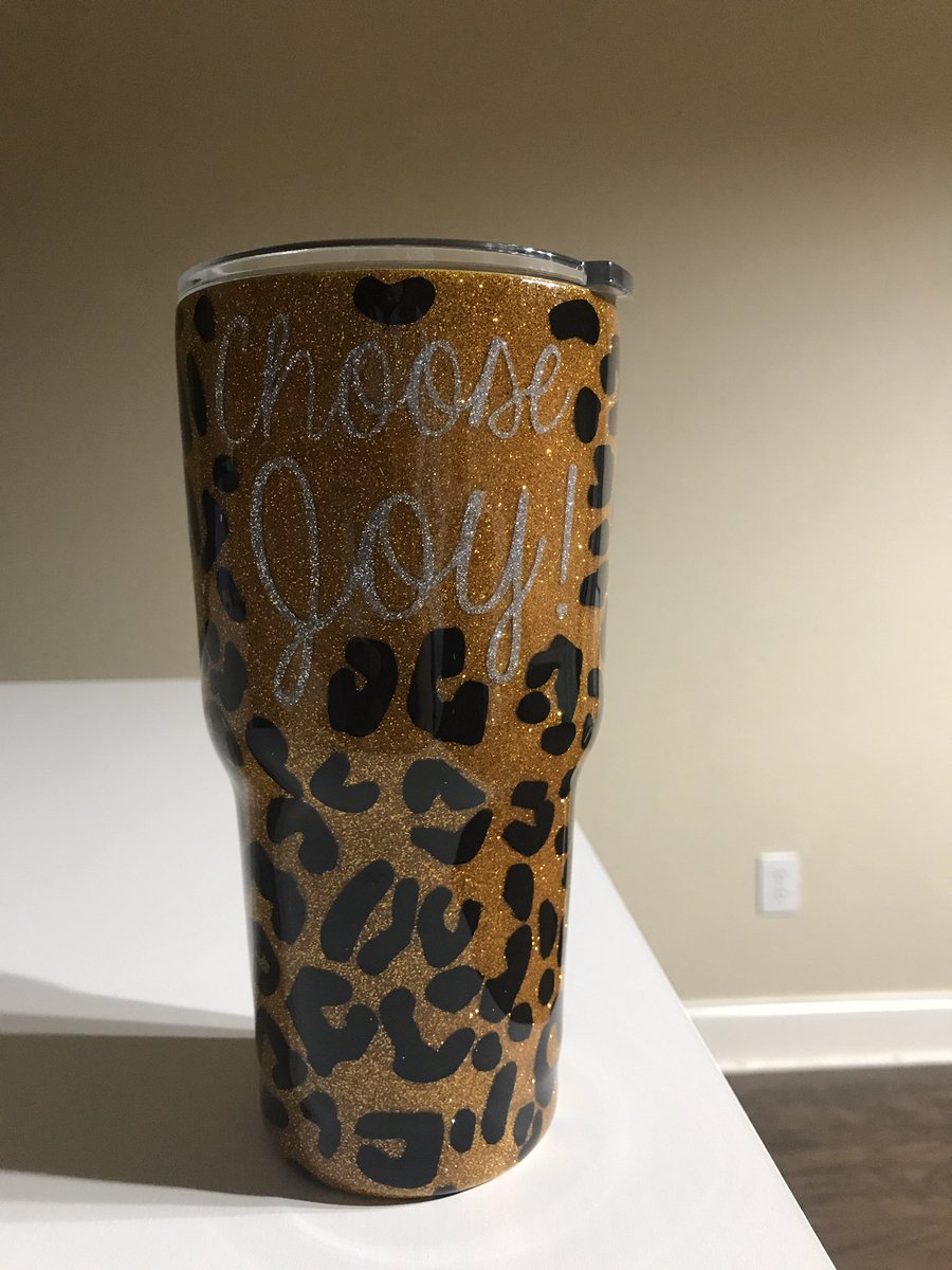 DISD_Math's tweet photo. I work with the most amazing people! Thanks @Migue_Campuzano for the cup. It always brings me great joy to see how you are supporting, coaching, and growing your math teachers and the way you always lead by example. #SouthEastDreamTeam #SeaSamMath @JQAElementary https://t.co/NGhMPMCw1U