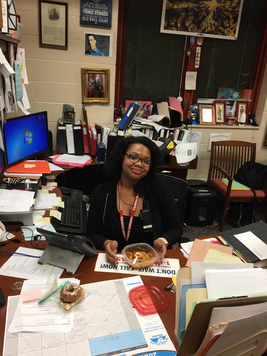 RaymondLiskey's tweet image. Tried to see as many capes as I could!  Thanks Harding for celebrating 100 great days of school!  Thx Mrs Thomas!  Good work for the elementary teachers who worked on The reading and math standards today!  Great discussion! @SCHK12