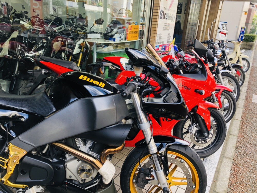 ট ইট র バイクショップstrategy福岡中央店 ビューエルxb12rのご成約を頂きました ですが 写真のビューエル君はまた別物です 今回もとても状態が良いxb12rです 金額設定などまだですが 気になる方は見に是非とも見に来てくださいね W ビューエル