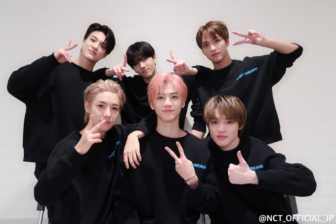 JAEMIN_THAILAND's tweet photo. [STREAM] 200130 #NCTDREAM จะเข้าร่วมงาน The 29th High1 Seoul Music Awards (SMA) ในวันนี้ ที่ Gocheok Sky Dome ค่ะ

เริ่มงาน 16:50 น. (ไทย)
https://t.co/1M1haEr5FQ 
https://t.co/DCsPGEGArJ
https://t.co/8n78pJQtFp
https://t.co/IqZHQB7Alq

#NCT #JAEMIN #SeoulMusicAwards2020 https://t.co/CMgsLKXOty
