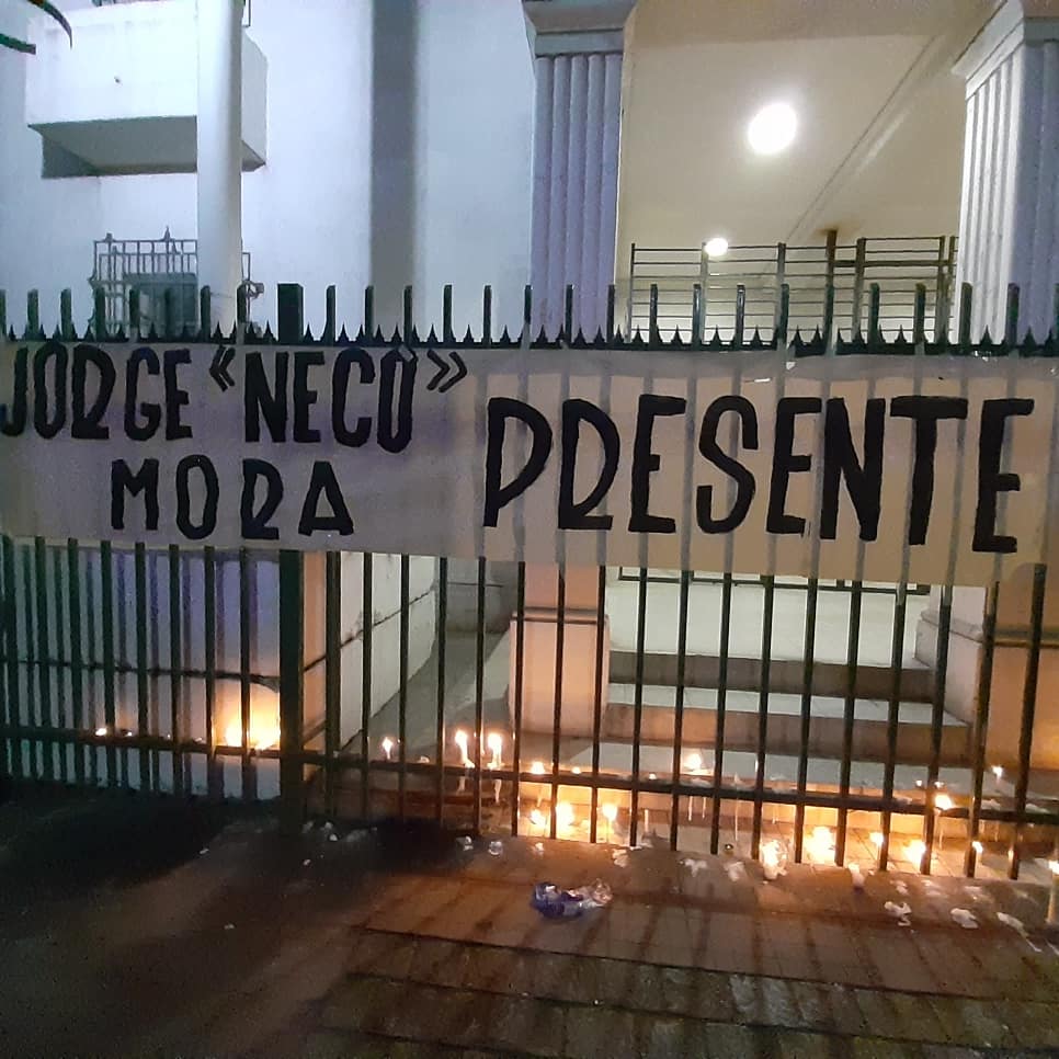 Decastica's tweet photo. #lacisterna presente porque ya BASTA DE IMPUNIDAD ESTAMOS CANSADOS #PacosTraidores #PacosAsesinos #ContanzaSantamaria #ChileNoSeRinde
#laluchasigue #piñeraasesino #piñerarenuncia #JusticiaComplice https://t.co/ZaRNoPi0x5