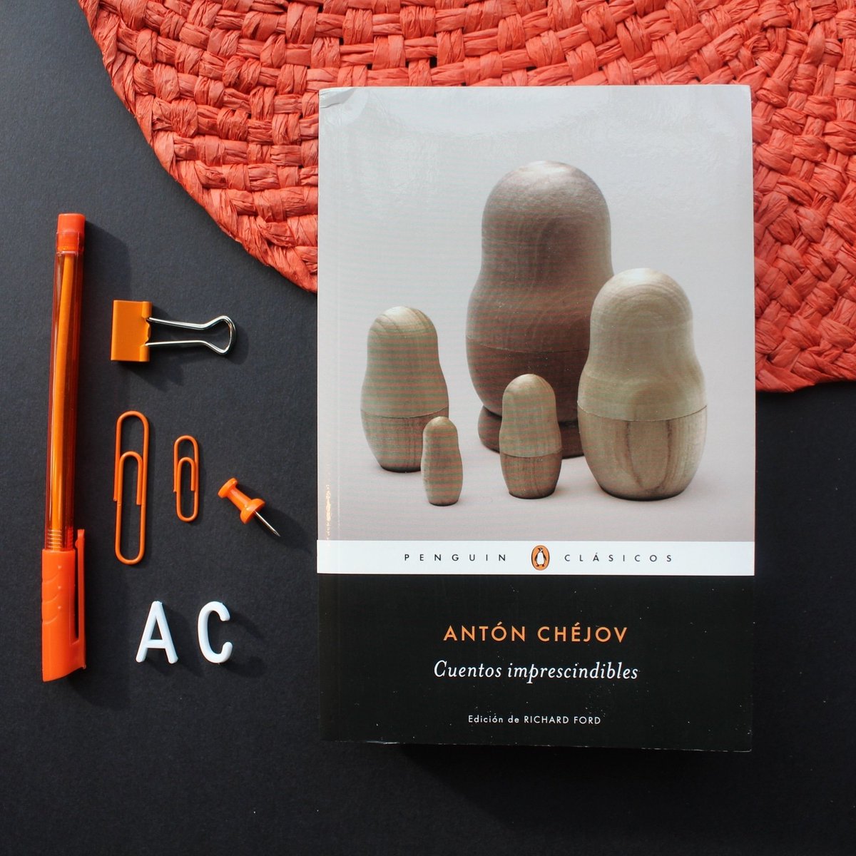 Penguinlibrosco's tweet photo. 🐧SORTEO📚

Antón Chéjov nació el 29 de enero de 1860 y queremos sortear esta edición para celebrar. 

Para participar:

Seguir a @Lib_Nacional y @MegustaleerCo
Dar ❤️ y RT a esta foto
Comentar con #MeGustaLeer el nombre de su cuento favorito (no tiene que ser de él) 
Solo🇨🇴 https://t.co/tS0fbXbJSx