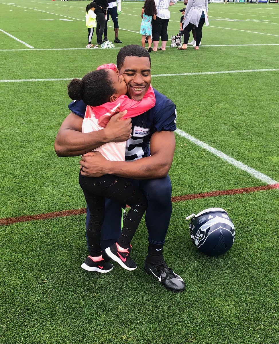 DeShawn Shead tweet media