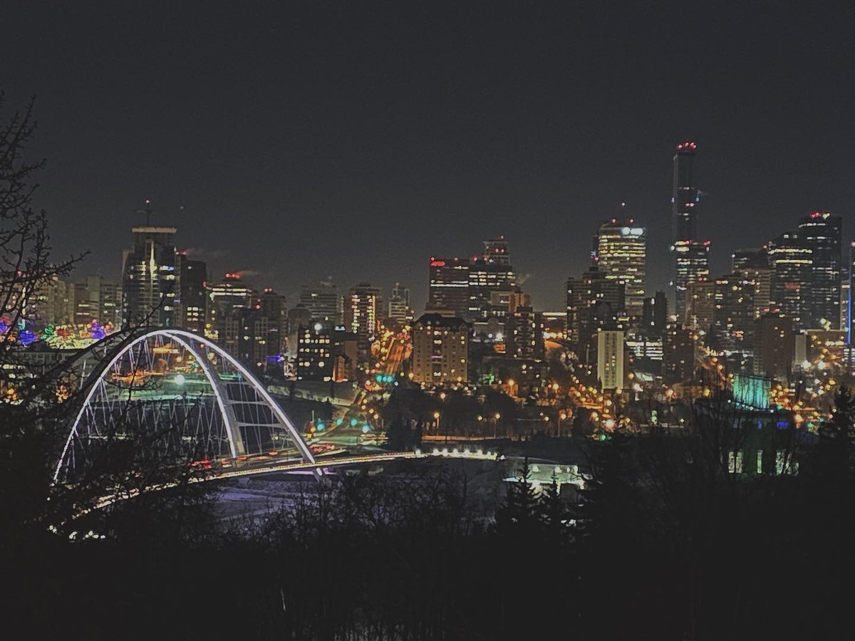 Chasing the Perfect View #ExploreEdmonton 

📷: anishajain__ on IG