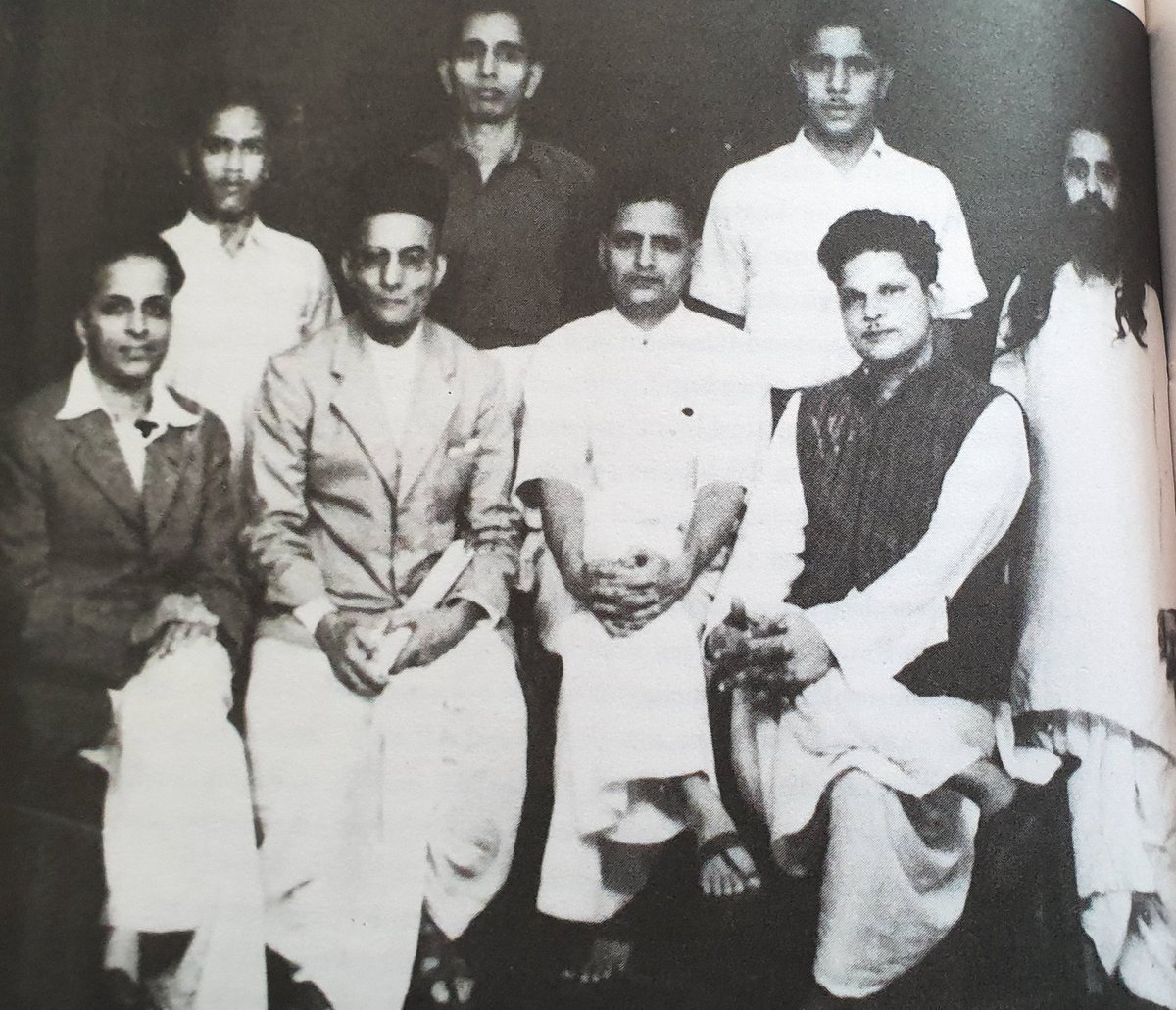 ajitanjum's tweet image. गांधी को मारने वाले हाथ 
गांधी को मारने वाला हथियार 
और 
गांधी को मारने वाले विचार 
ये सब आज भी हैं ..
गांधी होते तो आज भी मारे ही जाते ..

#Gandhi 
#gandhiji