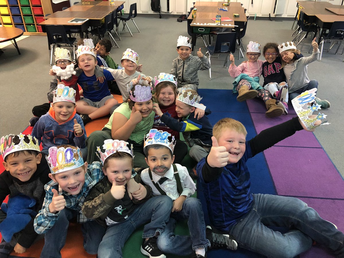 mayokc16's tweet photo. The 100th day was a success! #LISDFutureFocus @LorenaPrimary https://t.co/PyialLpUwZ