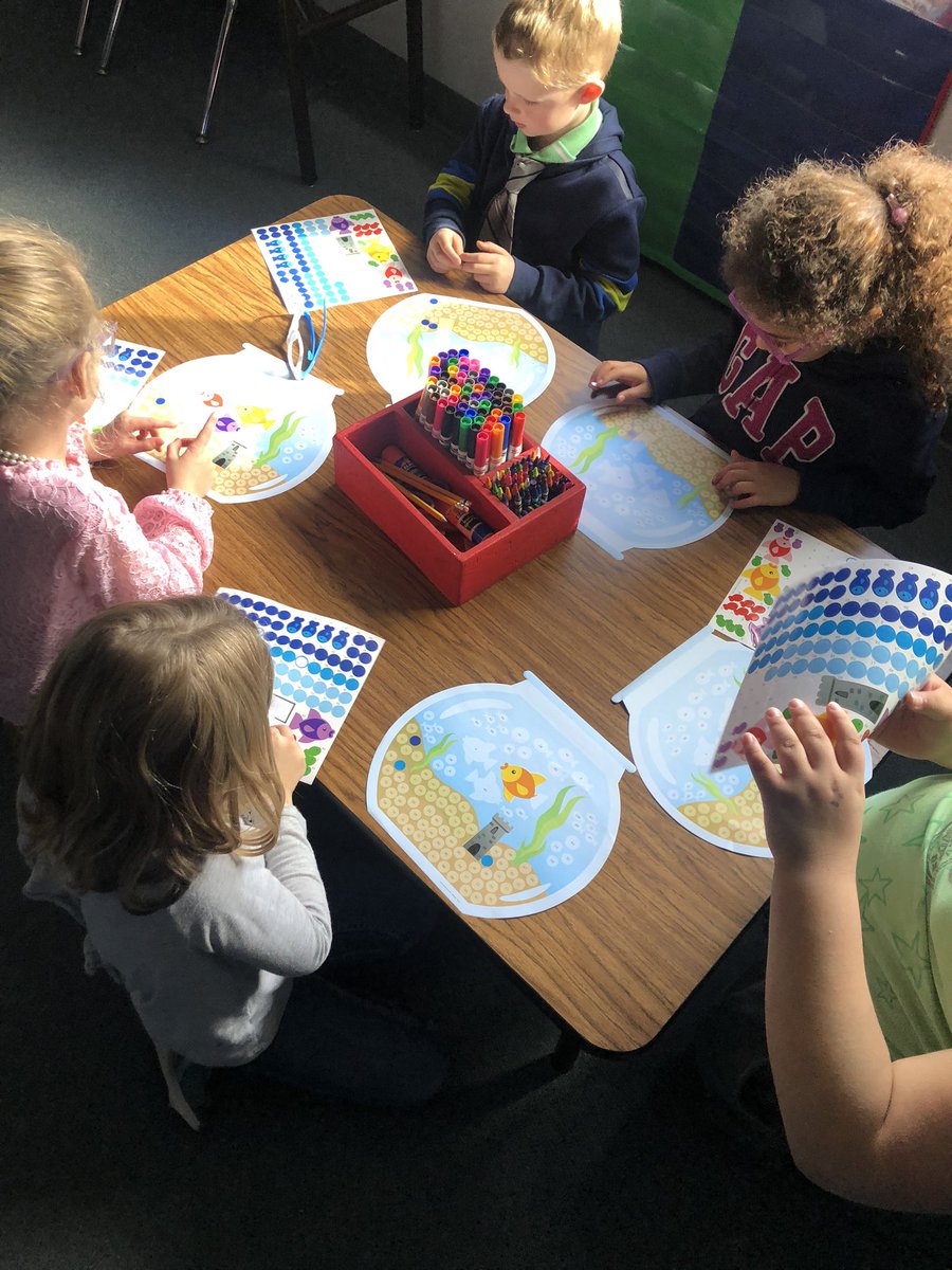mayokc16's tweet photo. The 100th day was a success! #LISDFutureFocus @LorenaPrimary https://t.co/PyialLpUwZ