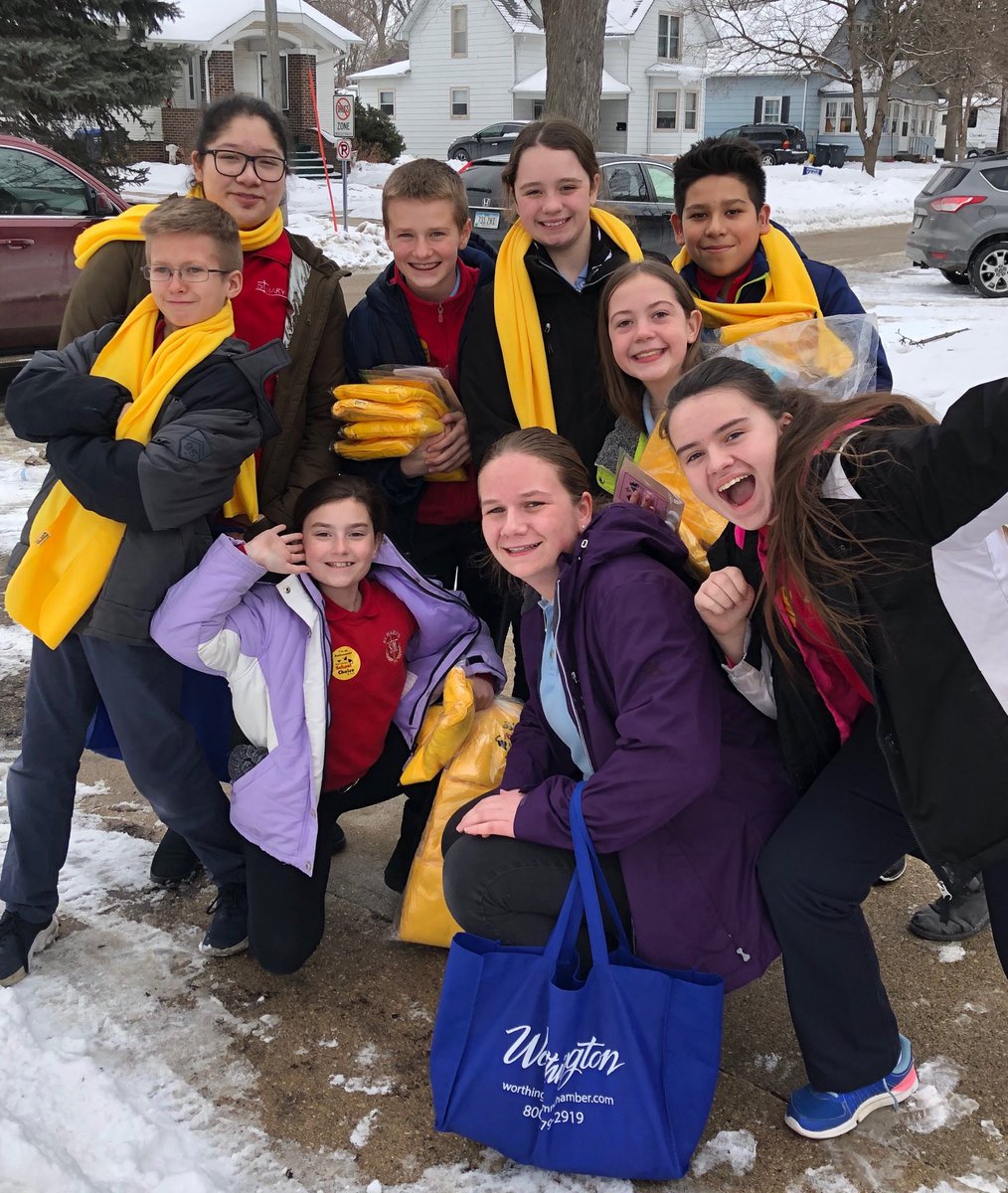 Middle school Character Council always jumps in to help and makes even cold jobs fun!  They helped pass out School Choice scarves and treats to parents today!  #CSW2020 #SMCharacter
