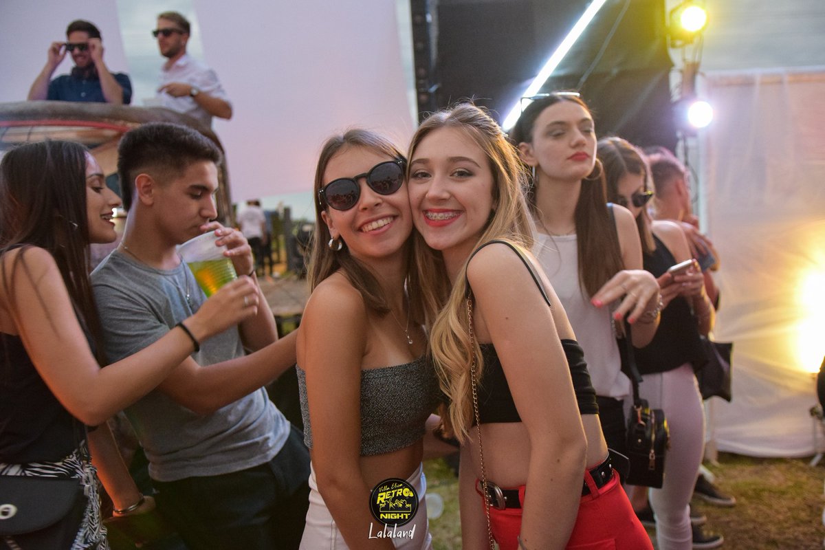 lalalandprod's tweet photo. 📸 Cuando lo retro se combina con lo actual. Ese es el punto exacto 🎉 

Algo de nuestra cobertura de fotos para @RetroNight_VE Gracias por la oportunidad!! https://t.co/oDwViFvT2X