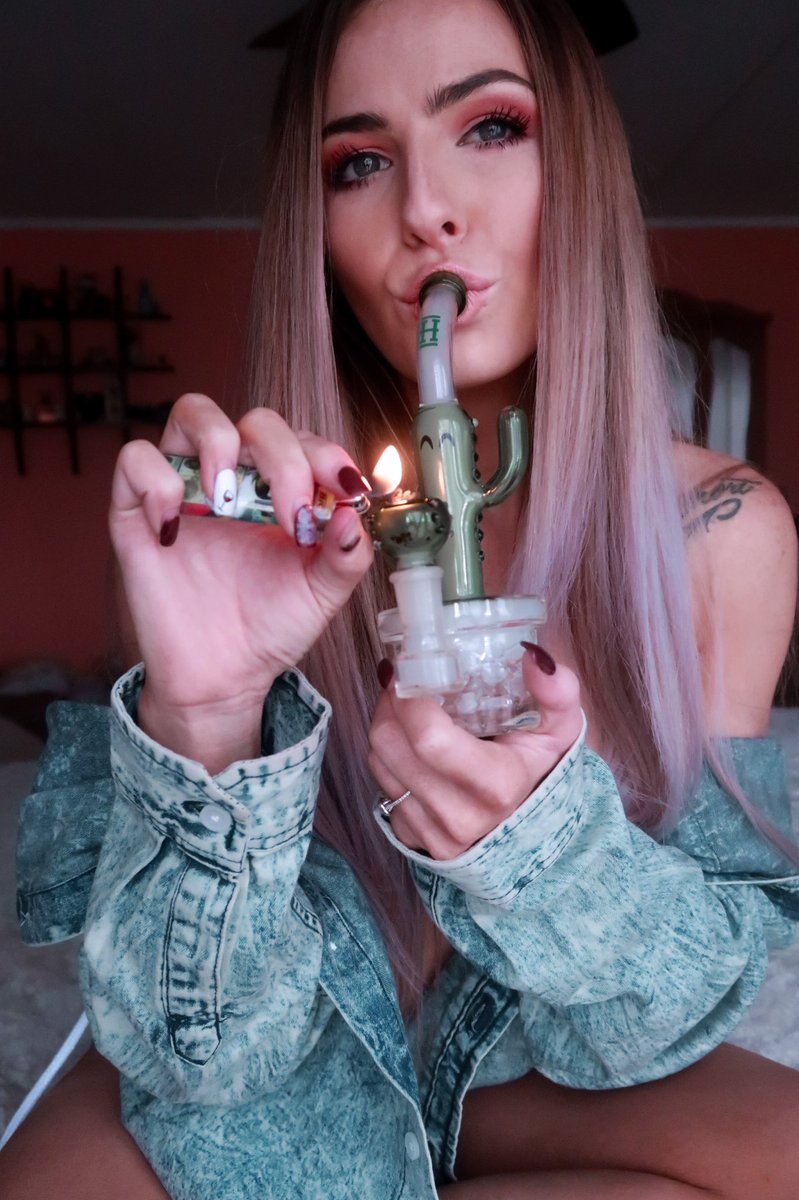 Bowl anyone? 
#cbg
#flower
#CBD