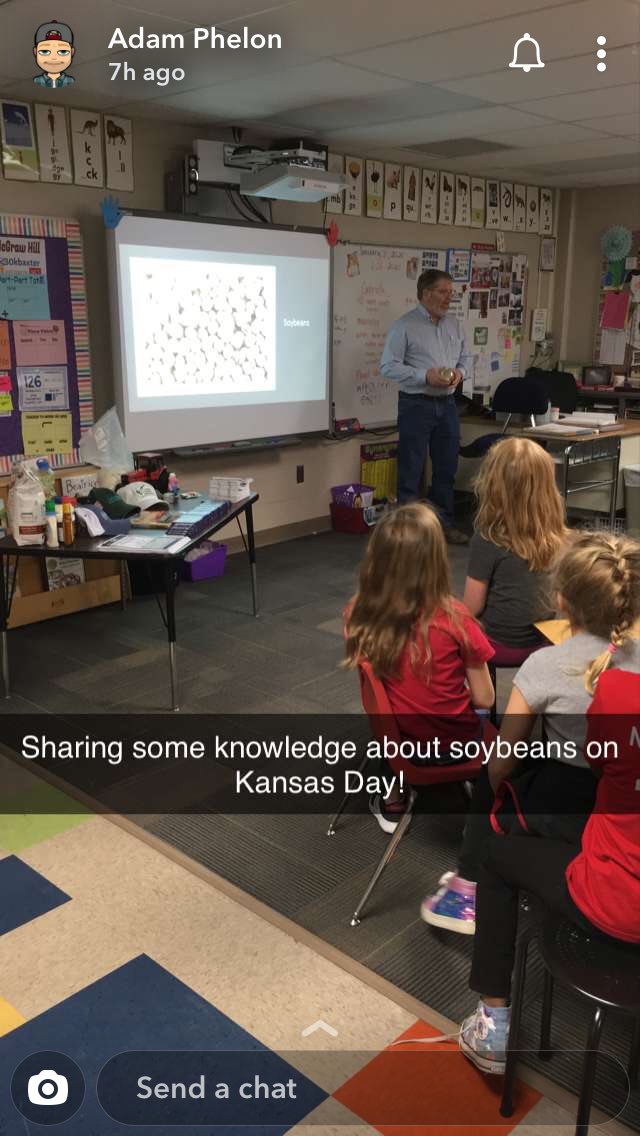 RaylenPhelon's tweet photo. Spent the morning with Osage city second graders, teaching them about how soybeans grow, what they're used for, and what equipment is used to plant and harvest soybeans. And to top it all, they all got to sit on a tractor!  Thanks Adam Phelon who helped and KSC for the giveaways https://t.co/uDeAh5F2ey