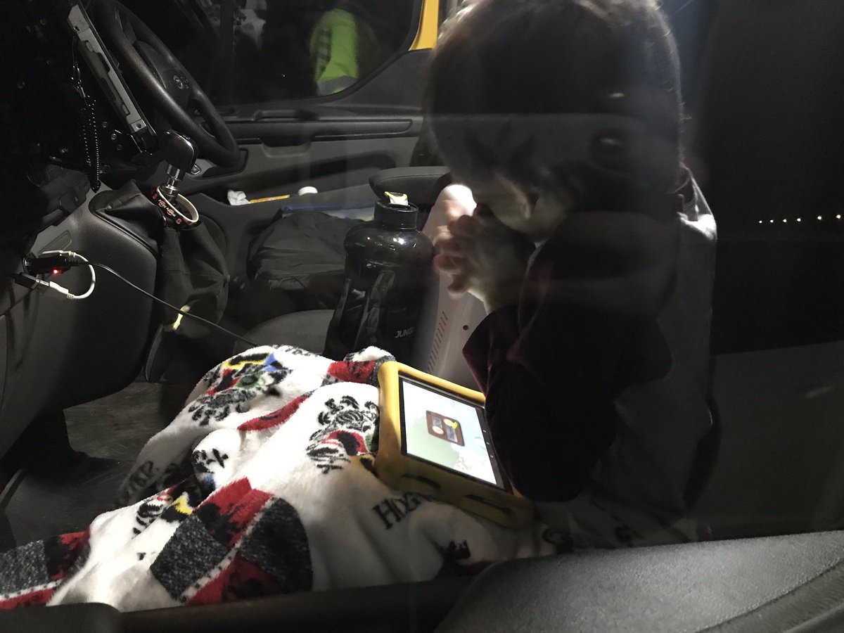 MummySezza's tweet image. Thank you !!!!! Mr AA man.We broke down tonight in the cold🥶weather in a dark place miles away from home &amp;amp; my little dude didn’t like it one bit until the AA man arrived &amp;amp; he was able to sit in the warm van &amp;amp; turn on the lights. He was brilliant with Ollie 🧩💙 #AAbreakdown