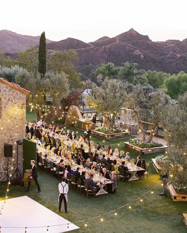 TresLACatering's tweet photo. Captivating views for Kelly &amp; Nicks wedding featured on @martha_weddings | Planning &amp; Design @kelly_patrice | Coordination @starhansenevents | Photography @jennyquicksall | Calligraphy @kelly_patrice | Catering @treslacatering @robpauerful @treslagroup | Florals @creativelig… https://t.co/XZwwJUDEwd