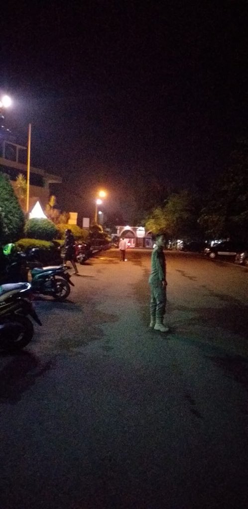 Patroli malam di sejumlah titik kan Purwakarta, situasi aman terkendali
<a href="/ratna_anne/">anne ratna mustika</a> <a href="/DediMulyadi71/">Kang Dedi Mulyadi</a> <a href="/DiskominfoPWK/">Diskominfo Purwakarta</a> @BKPSDM_PWK <a href="/InspPwk/">INSPEKTORAT DAERAH</a>