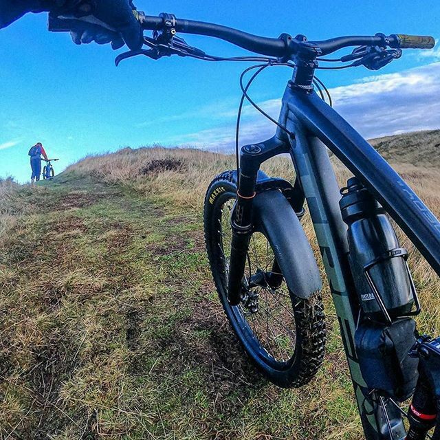 76projects's tweet image. Pushing past the hump day.

#Repost @johnporter1 (@get_repost)
・・・
#76projects #mtblife #bikelife #cyclinglife #onbikestorage #trekbikes ift.tt/2U7Tafq