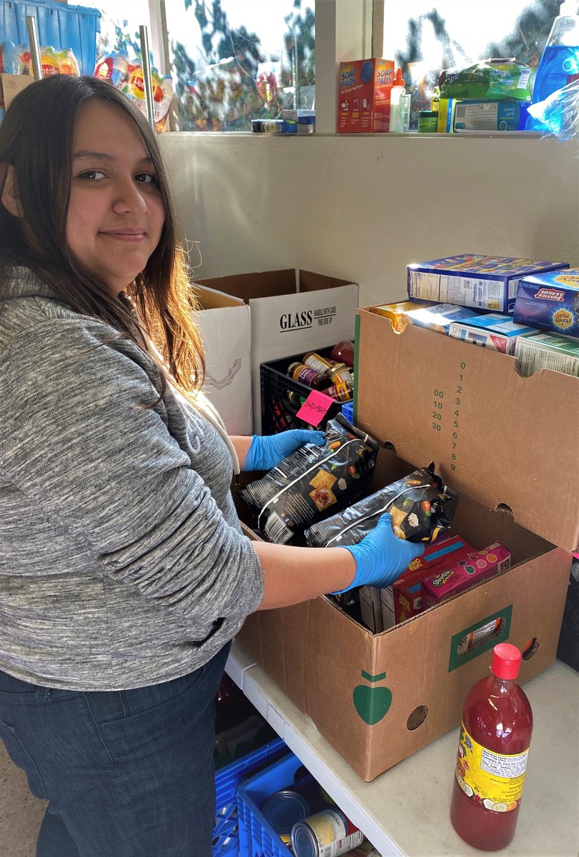 HireAbleOrg's tweet photo. While honing their skills and pursuing employment, @EBIempowers jobseekers volunteered at the San Leandro Community Food Pantry @SLFoodPantry during the holiday season. Having an opportunity to “give back” to the community was appreciated by these busy volunteers. https://t.co/RMINPHw7w7