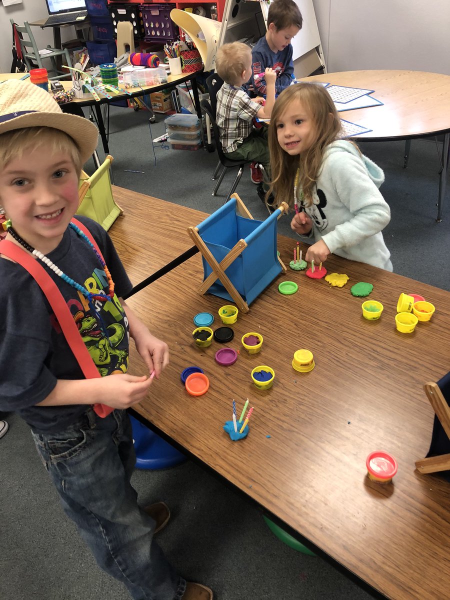 MandaKay01's tweet photo. Happy 100th Day of School! #LISDFutureFocus @LorenaPrimary https://t.co/QILxJ9a77e