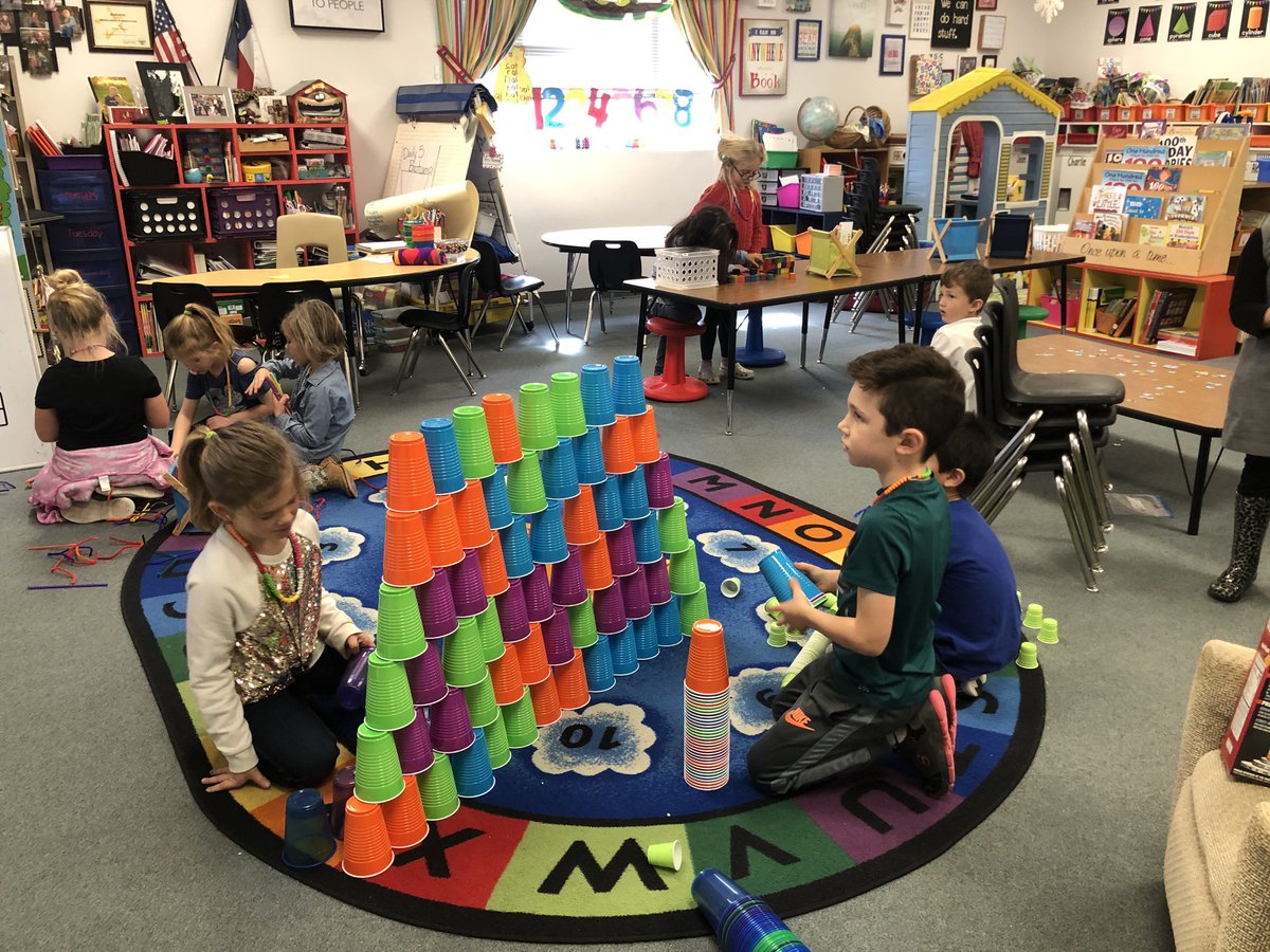 MandaKay01's tweet photo. Happy 100th Day of School! #LISDFutureFocus @LorenaPrimary https://t.co/mdVBApasbB