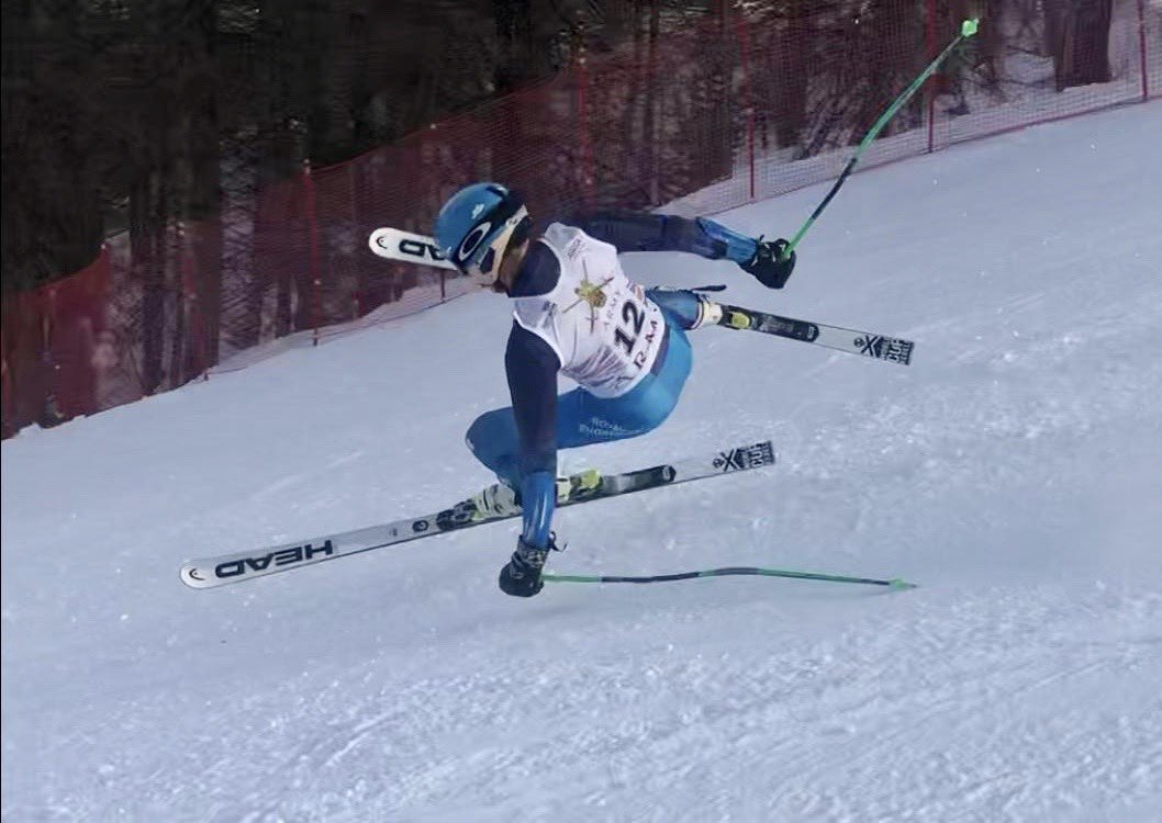 Mid air confidence. This will definitely last a lifetime. Soldiers overcoming fear, dealing with extremes and pushing their teams to the limit. Inspiring stuff ⁦@AWSAnews⁩ ⁦<a href="/BritishArmy/">British Army 🇬🇧</a>⁩ ⁦@GBSnowsport⁩ ⁦<a href="/ArmyCGS/">The Chief of the General Staff</a>⁩ ⁦<a href="/Proud_Sappers/">Corps of Royal Engineers</a>⁩