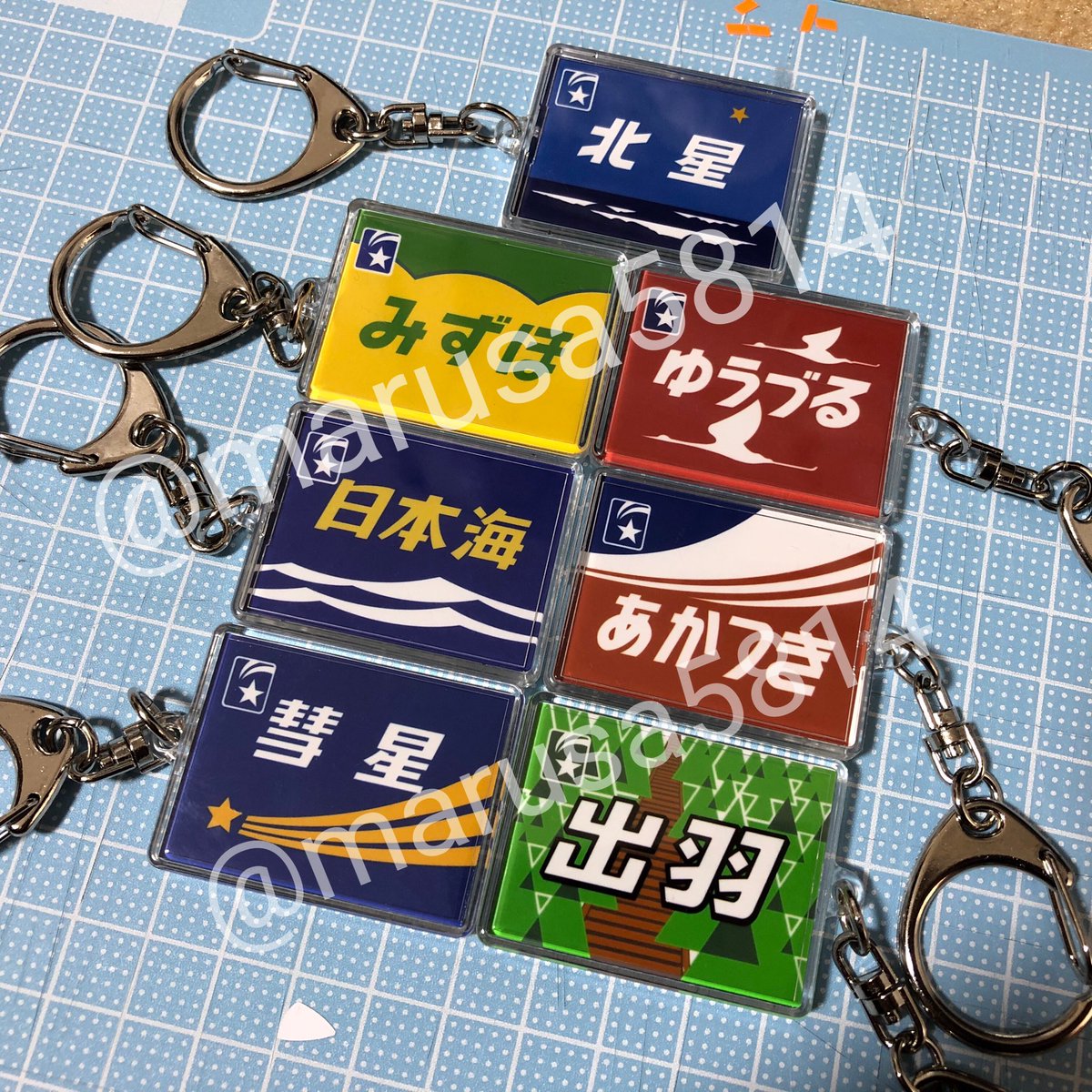 marusa5814's tweet photo. 【完全個人の趣味】でヘッドマークキーホルダーを作製しています。図面や写真から1枚ずつトレースしています。
図面や写真の素材を提供いただいた方には作製品をもって御礼とさせていただきます。(有償頒布は考えていません)
#もじ鉄
#ヘッドマーク
#自作品 https://t.co/ErLBN8sTdx