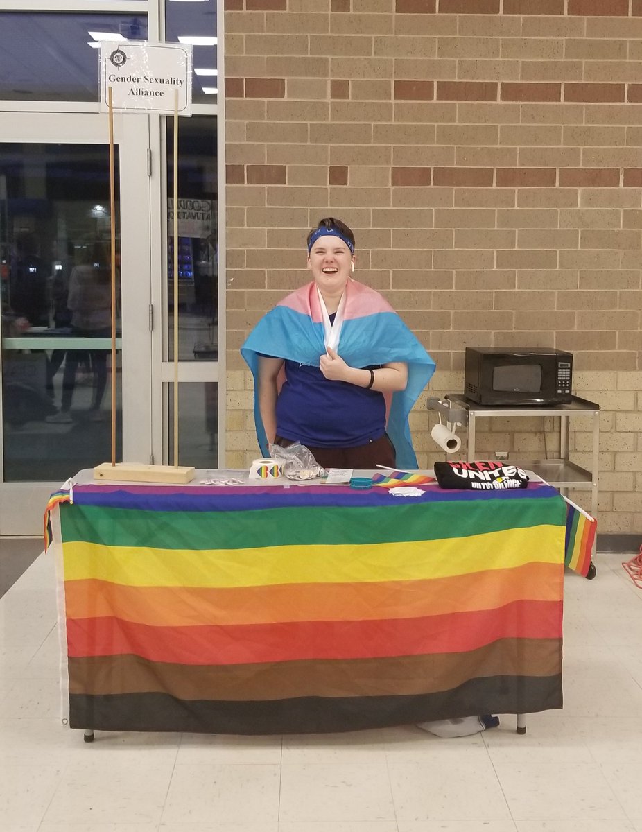 AngSuperPowers's tweet photo. Welcome 8th graders and families! @gsa_onw is open to everybody and we are QUITE colorful! #WelcomeRavens #inclusiveschools https://t.co/bmoRAwn5ZH