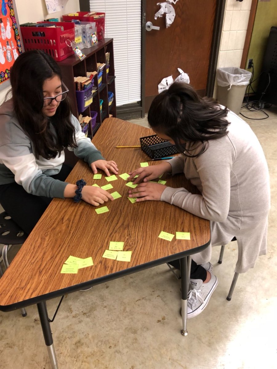 OES220's tweet photo. 5th Grade Math students working together to solve problems. Great discussion and teamwork! #oes220 https://t.co/aQE2u7Khsr