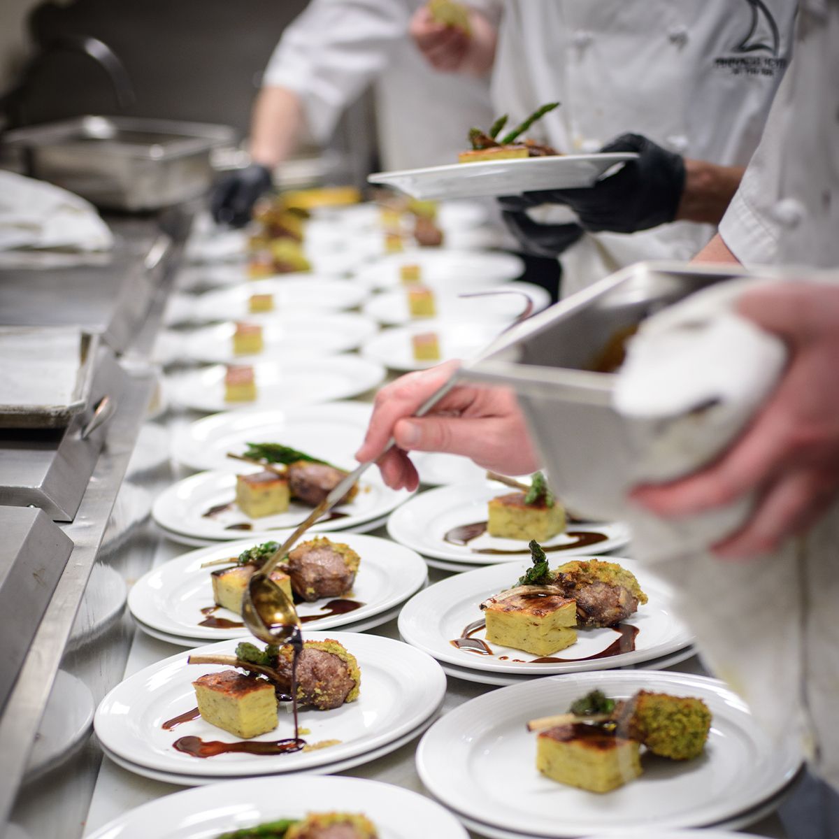 Get Social 🥂 
Our versatile event space is perfect for any need. Easily host social events, graduations, intimate dinners, receptions, ceremonies, and all kinds of parties!
Click here >> buff.ly/2AvaoIm to get a quote 📝