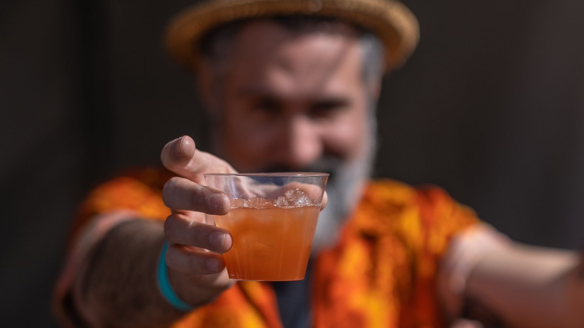 devourphoenix's tweet photo. Celebrating the fact that we're halfway through the work week and just that much closer to #DevourWeek. Cheers!πΉ #DevourPhoenix #LocalFirstAZ
https://t.co/ySNzIsgteB https://t.co/7RD2xik6RB