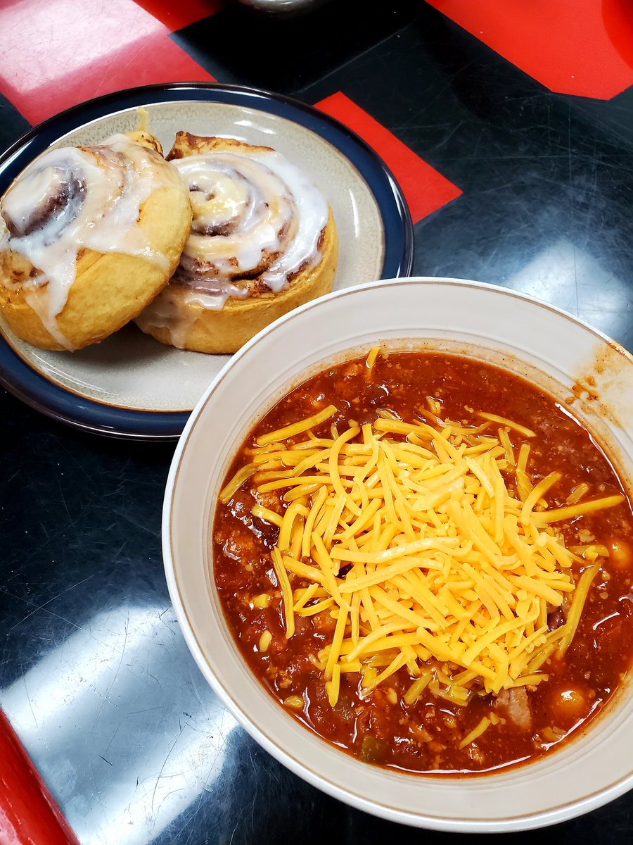 lt_smith's tweet photo. Battalion 2 menu this evening, a lil chili and cinnamon roll for sweet and spicy mix. As you can see alot of effort goes into proper pepper selection! @FirehouseFoodie https://t.co/3dvhSD5Bkp