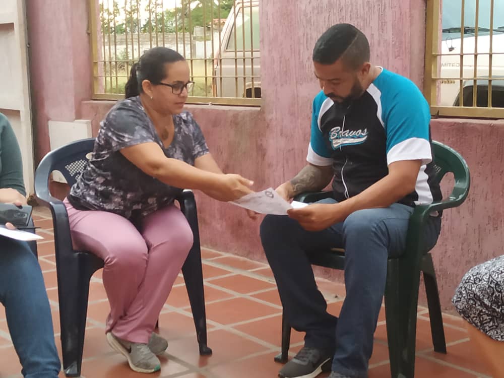 alarcon_vzla's tweet photo. Nos organizamos en cada sector para sumar voluntades en la búsqueda de soluciones Doña Elisa Mcpio García #NuevaEspartaNosUne https://t.co/YuTtMPxs97