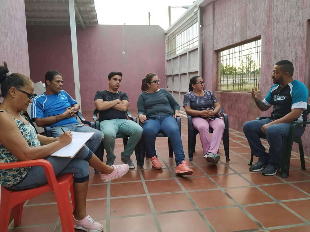 alarcon_vzla's tweet photo. Nos organizamos en cada sector para sumar voluntades en la búsqueda de soluciones Doña Elisa Mcpio García #NuevaEspartaNosUne https://t.co/YuTtMPxs97