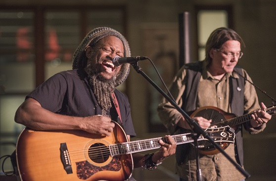 TempeArts's tweet photo. Walk-in Wednesdays with host @waltrichardson STARTS NOW! Come over for some great local music, relax and unwind at the region's best #OpenMic night. Free. 5-10 pm. #singersongwriter #yourtca #tempecenterforthearts #livemusic #Tempe https://t.co/HsNGCnp8L1