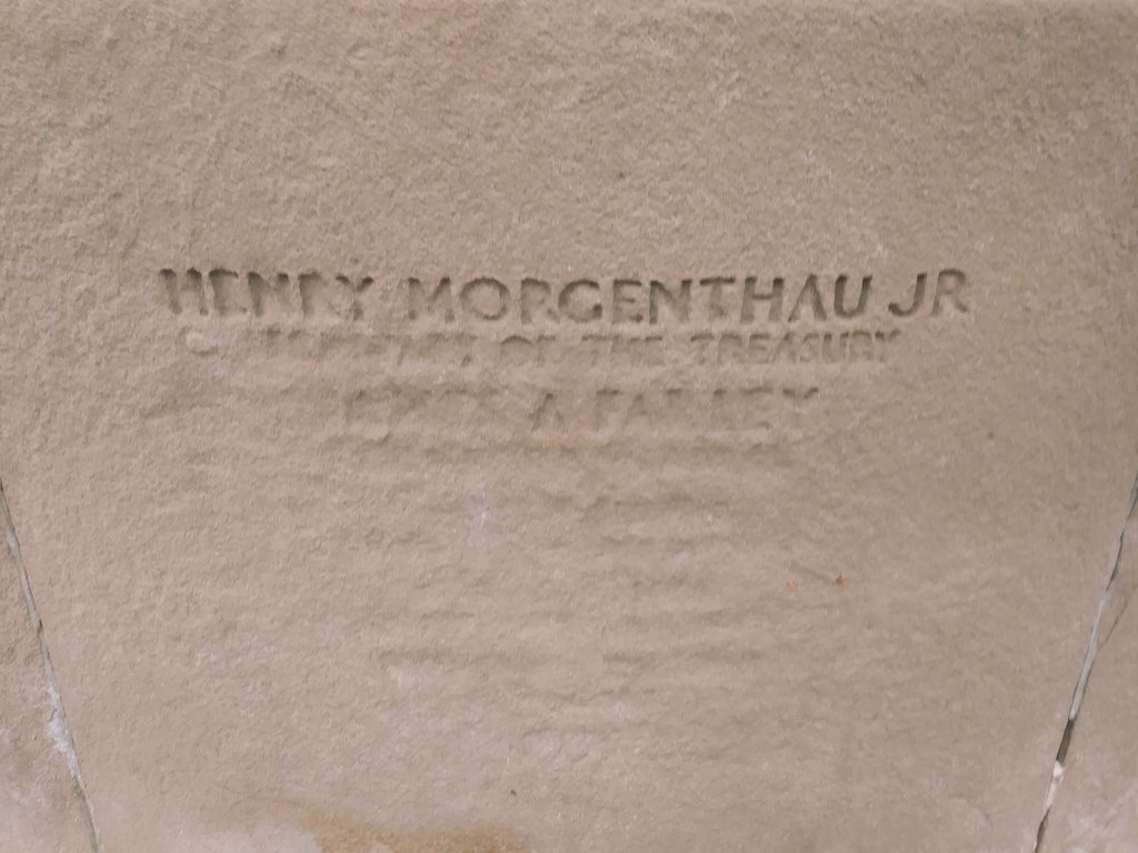 2. Finally found the historic post office where my Minneapolis/Chanhassen surprise was waiting. It's an historic, art deco postal site in a building about a hundred years old (just look at the cornerstone), situated on a corner which used 2 signal the end of Chicago's boundaries.