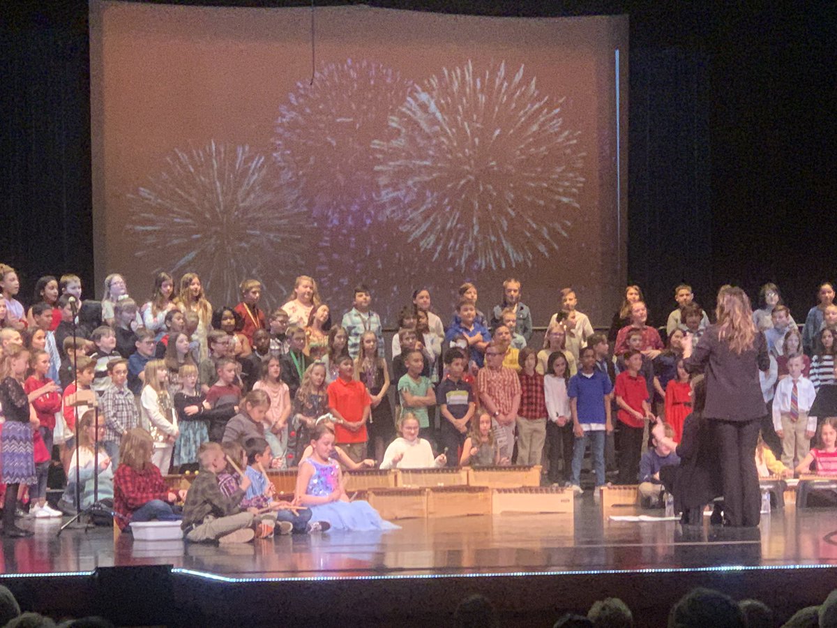 4th grade concert.
Great job by <a href="/MrsSpicerMusic/">Mrs Spicer's Music</a> @MsKuszekMusic <a href="/ToddCramerMCS/">Dr. Todd Cramer</a> <a href="/MaumeePanthers/">Maumee Panthers</a>