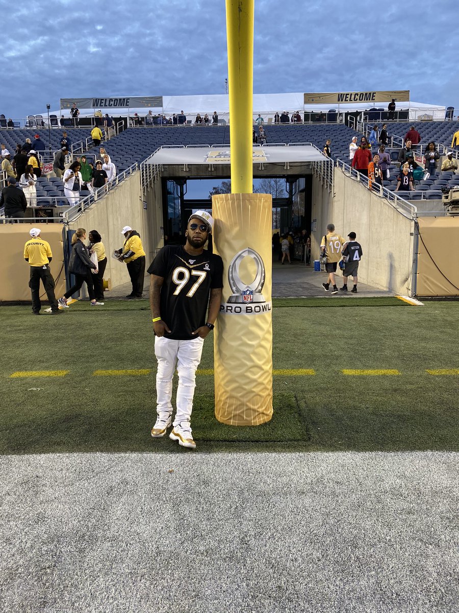 ItsFanGoals's tweet photo. I Have To Admit I Enjoyed My Experience, But I Also Have To Admit Hearing The News About That Boy Kobe During The Game Deft Put A Dampen On The Whole Vibe... Prayers To His Family And All The Other  Family Members As Well! #ProBowl2020 #AFCvsNFC #CampingWorldStadium #ItsFanGoals https://t.co/4bh52ZlJmY