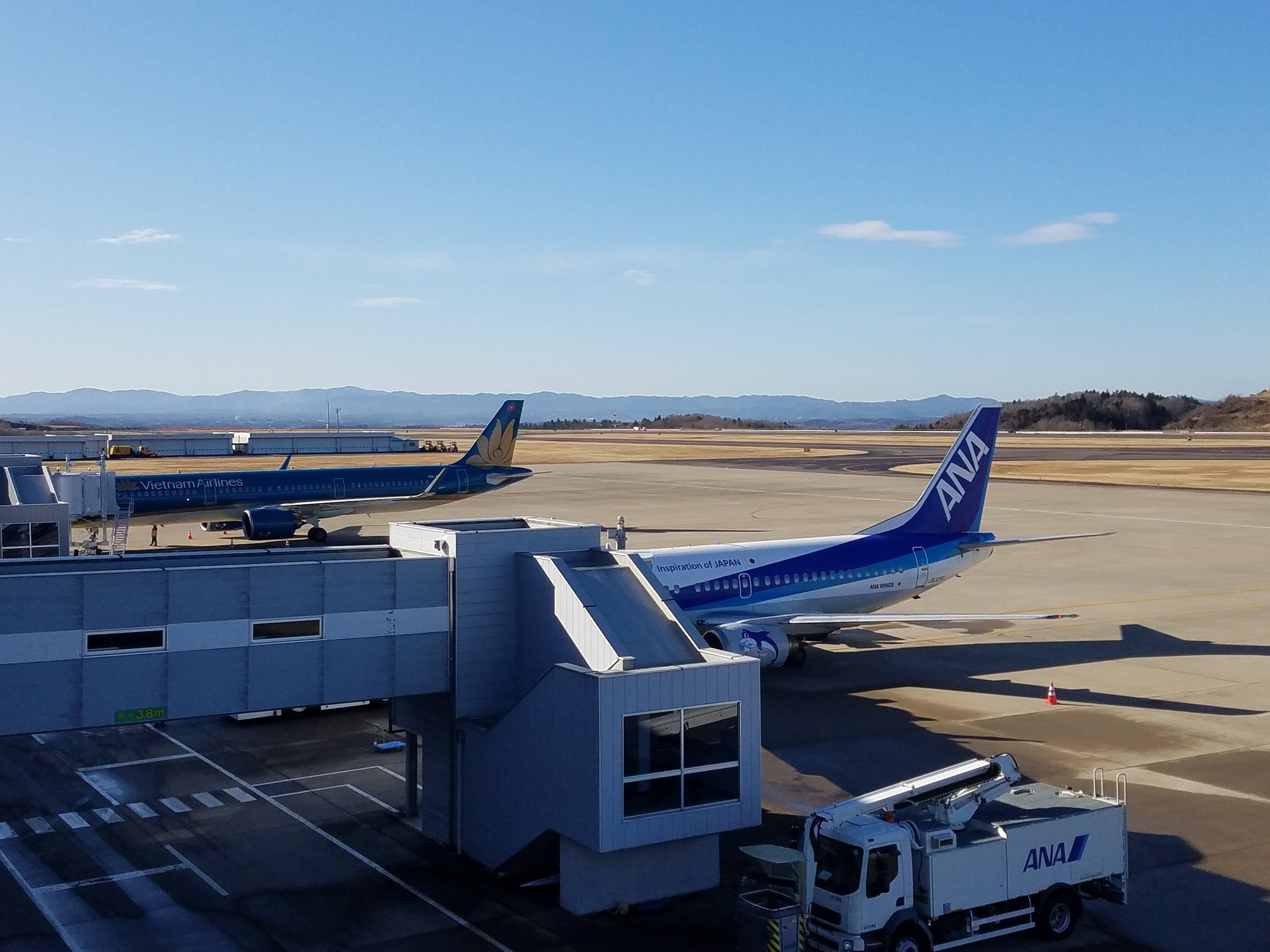 福島空港 福島エアポートサービス 青空 福島空港 Ana ベトナム航空 T Co Hd1k63qj7p Twitter