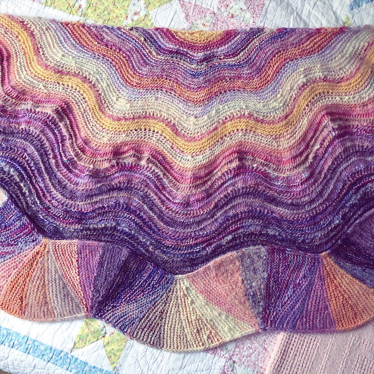 oceansbun's tweet photo. My SHAWL!!!!! Is finally done... it took me so long but I looooove it https://t.co/IJqKUCxuuV