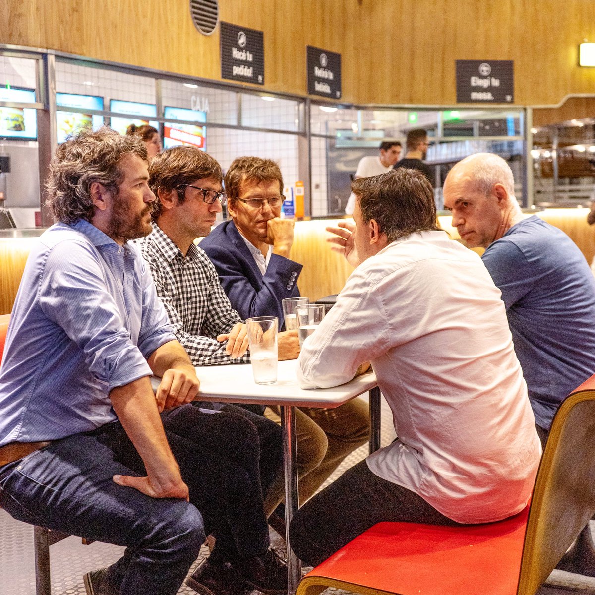 Junto a <a href="/horaciorlarreta/">Larreta</a> visitamos uno de los locales de <a href="/Williamsburg_BA/">Williamsburg BA</a> que salió como la más votada por los vecinos en el concurso de “Mejor Hamburguesa de la Ciudad”. Charlamos con <a href="/apzarlenga/">Alejo Pérez Zarlenga</a> sobre el crecimiento de la hamburguesería desde entonces.
#BACapitalGastronómica