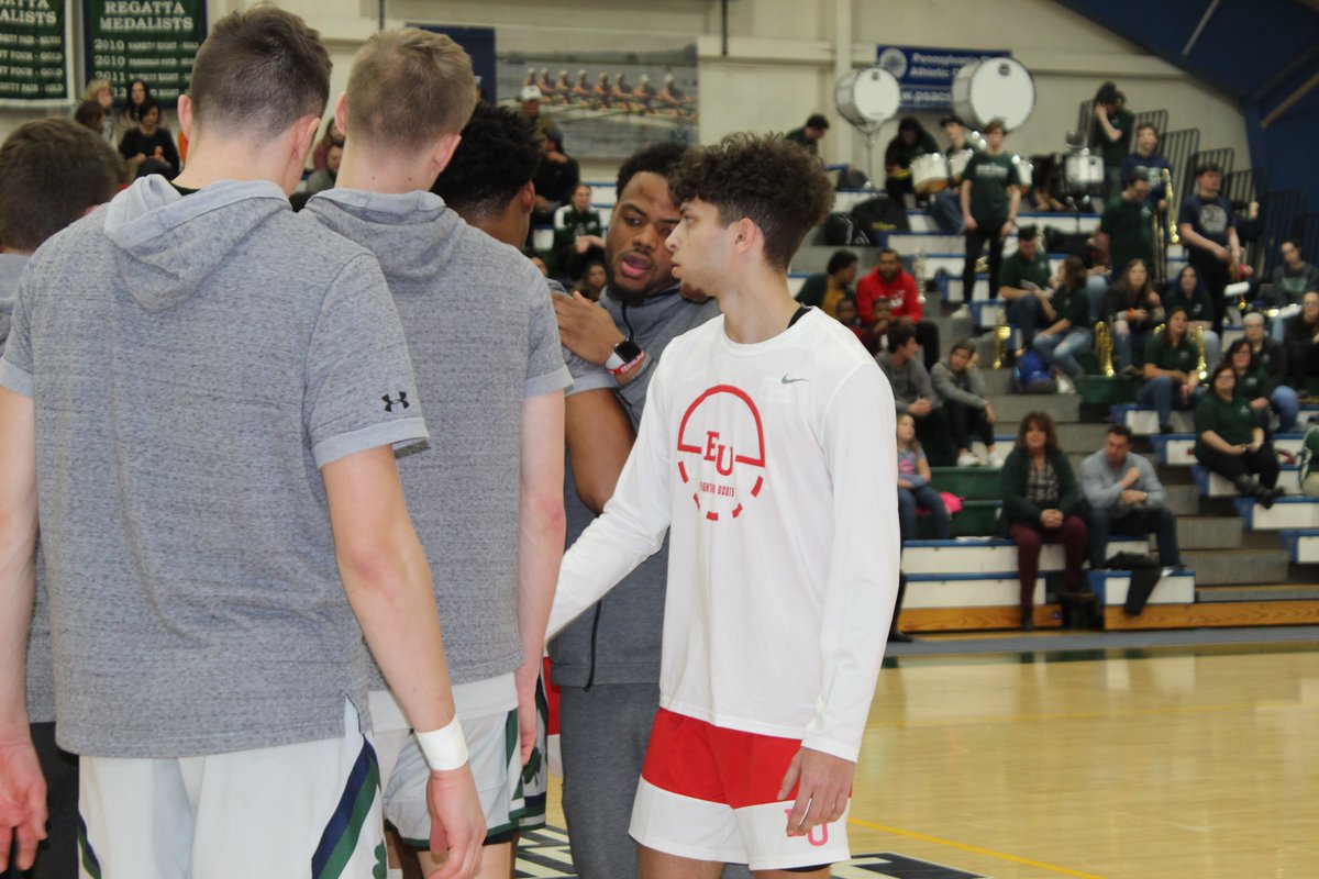 HurstMBBall's tweet photo. Before tip off, the @BoroAthletics Fighting Scots and the Mercyhurst Lakers participated in the #PSACSportsmanship handshake! #PSACProud #ThankARef @PSACsports https://t.co/nojkAhbDdE