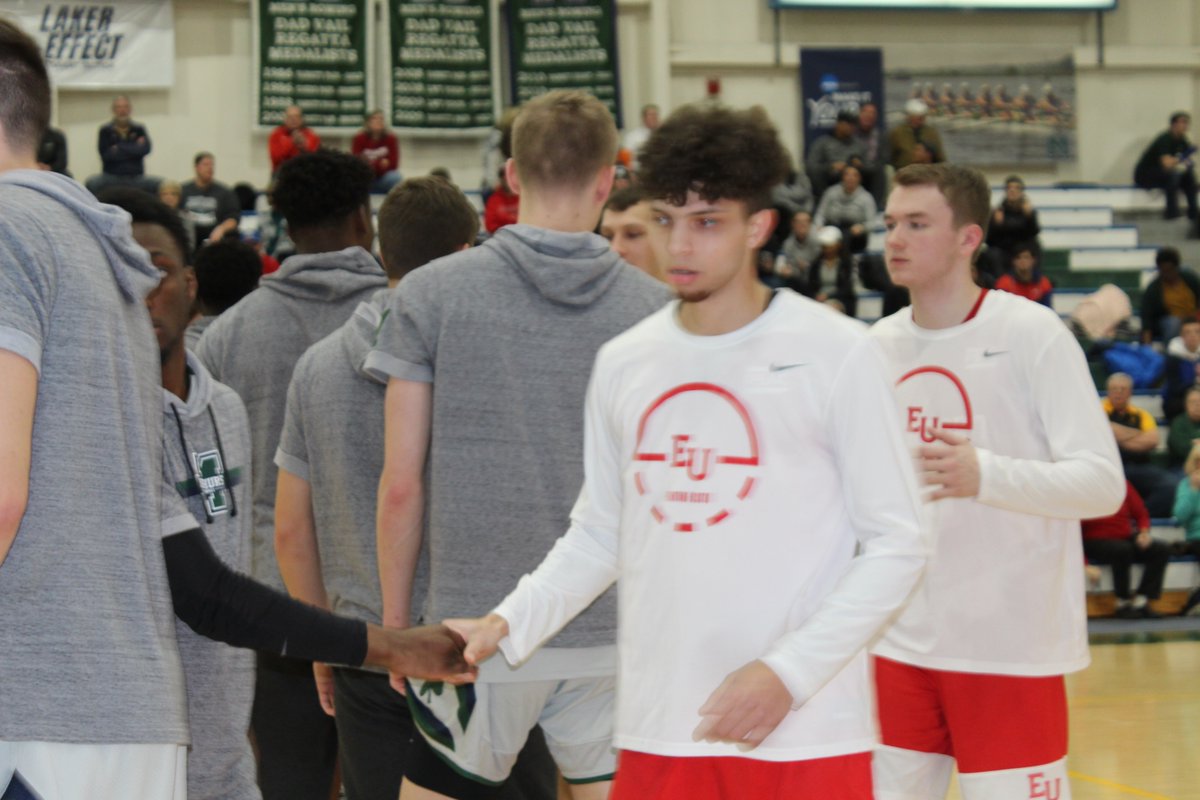 HurstMBBall's tweet photo. Before tip off, the @BoroAthletics Fighting Scots and the Mercyhurst Lakers participated in the #PSACSportsmanship handshake! #PSACProud #ThankARef @PSACsports https://t.co/nojkAhbDdE